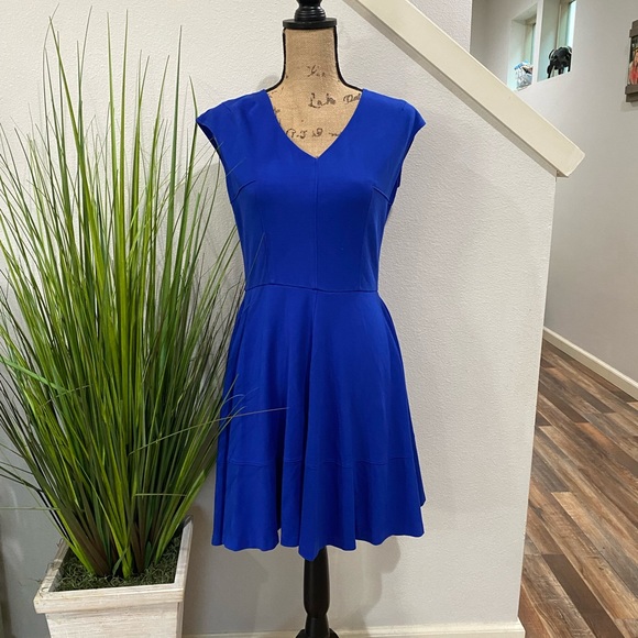 Beautiful Bar lll dress in blue, fit to flare cut, heavier weight - Picture 2 of 8